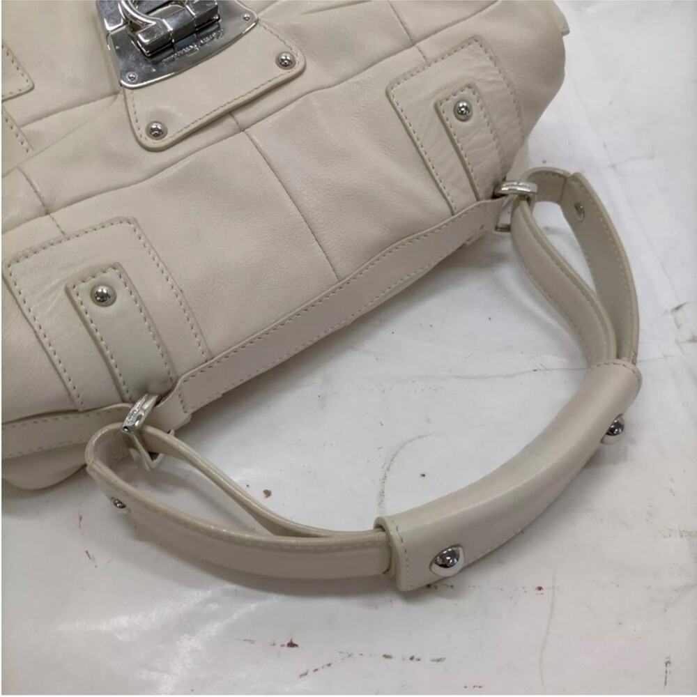 Salvatore Ferragamo cream leather handbag - Picture 12 of 13